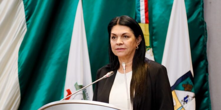 Importante incluir en los planes de estudios de la universidades la materia de Derecho Parlamentario: Ernestina Castro