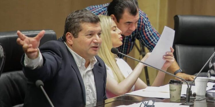 Comparecen ante diputadas y diputados locales aspirantes a cargo del Istai