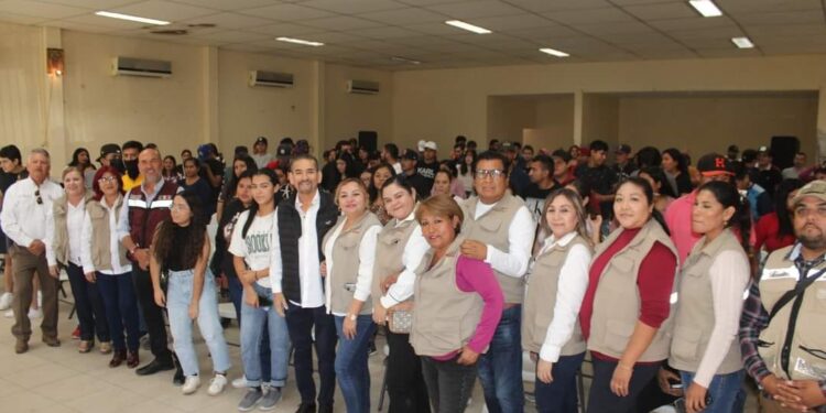 Jesús Flores destaca apoyo de  AMLO a jóvenes