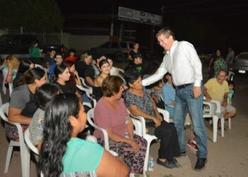 «NUNCA UN PRESIDENTE HABÍA VENIDO A ESCUCHARNOS”: Colonos de Tierra Blanca a ELÍAS RETES