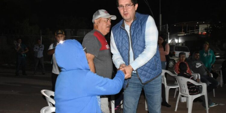 Confirma alcalde Elías Retes regularización gratuita de misión del sol