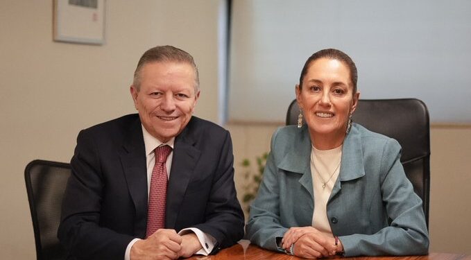Tras renunciar a la SCJN, Arturo Zaldívar se reúne con Claudia Sheinbaum