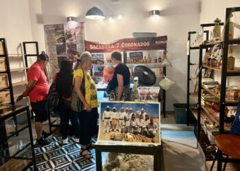 Sonora expone la riqueza en artesanías de los pueblos originarios en el Cervantino