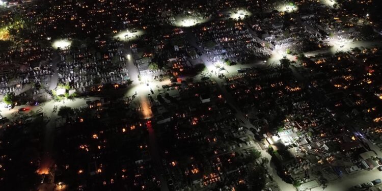 Participan en velación del día de muerto 40 mil Navojoenses