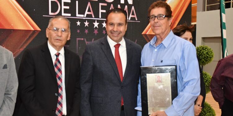Inaugura Toño Astiazarán Salón de la Fama del Deportista Hermosillense