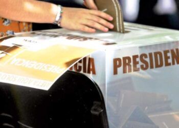 Dan banderazo a precandidatos; arrancan precampañas