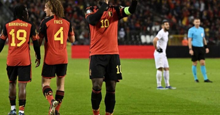 Bélgica destroza a Azerbaiyán con cuatro goles de Lukaku