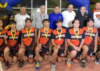 Premia Alcalde a deportistas de la 11va edición de la Liga de Desarrollo Municipal