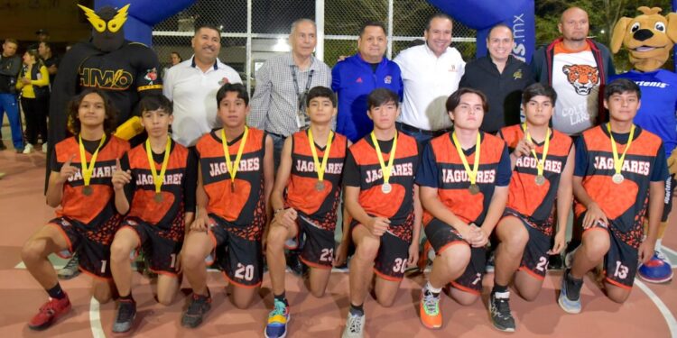 Premia Alcalde a deportistas de la 11va edición de la Liga de Desarrollo Municipal