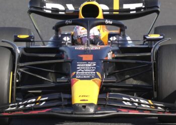 Verstappen firma la ‘pole’ en Brasil; Checo Pérez fue noveno