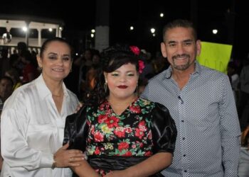 DIVINA FLORES ES LA GANADORA DE VOCES DE HUATABAMPO.