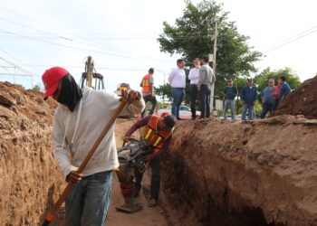 Supervisa Elías Retes arranque de rehabilitación de drenaje por la Morelos