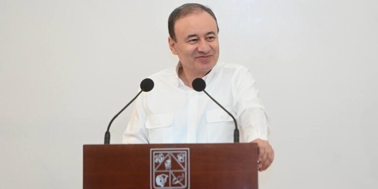 Más estudiantes sonorenses tendrán acceso a una beca gratuita en 2024: Alfonso Durazo