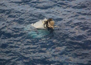 Accidente de avión militar estadunidense frente a Japón deja un muerto