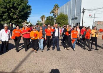 Marchan por la eliminación de violencia contra la mujer y niñas.