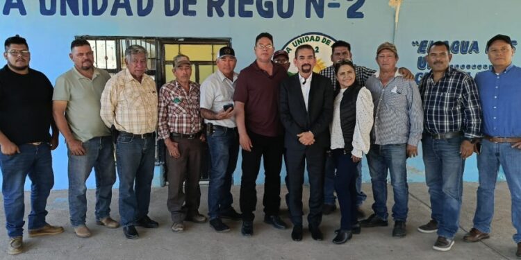 Jesús Flores Sigue Recibiendo El Reconocimiento De Los Huatabampenses.