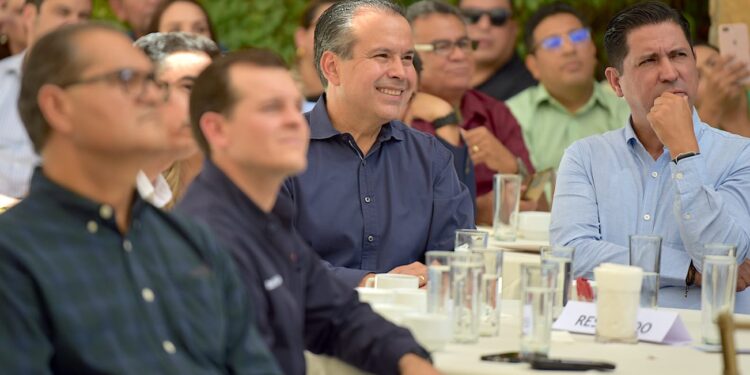 La inversión más valiosa es la que se realiza en las familias hermosillenses: Toño Astiazarán