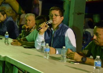 Vecinos de Pueblo Mayo exponen necesidades ante alcalde Jorge Alberto Elías Retes