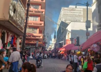 Incendio en el Centro de CDMX consume inmueble en República de Nicaragua