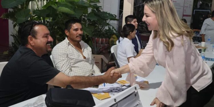 Lleva DIF NAVOJOA Feria de Servicios a Pueblo Viejo