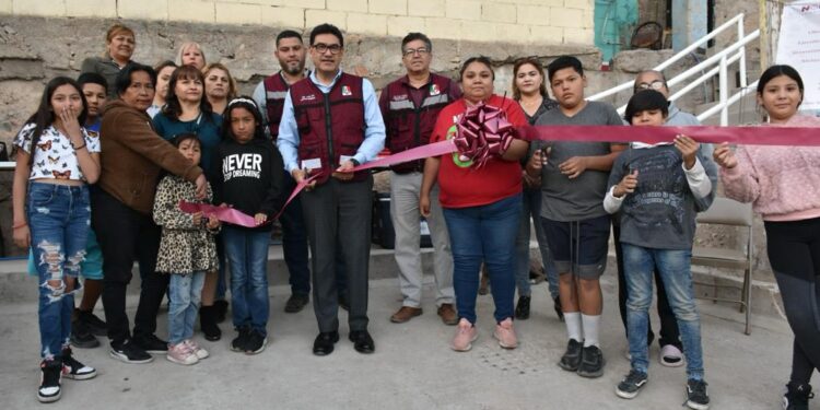 Entrega Alcalde otra obra de escalinata en Calle Río Bravo