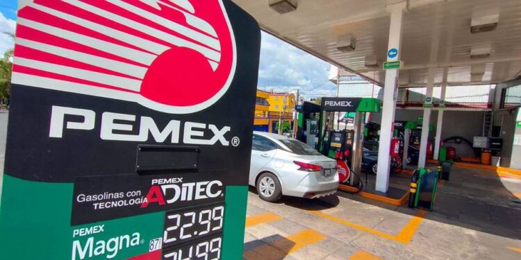Pemex reabre 56 gasolineras y el abasto de gas LP en Acapulco tras Otis