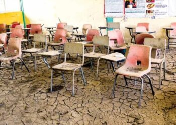 Retoma clases 10% de escuelas; se sobreponen al paso de huracán