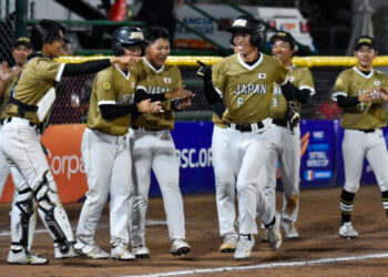 Japón y Australia consiguen victorias en el inicio de súper ronda en Mundial de Softbol