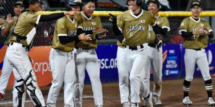 Japón y Australia consiguen victorias en el inicio de súper ronda en Mundial de Softbol