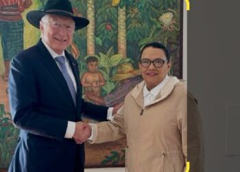 Rosa Icela Rodríguez se reúne con Ken Salazar