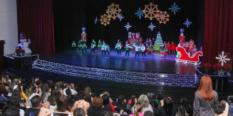 Celebra CADI festival navideño 2023.