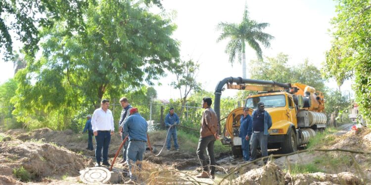 OOAMAPASN Repara fuga de drenaje con colector