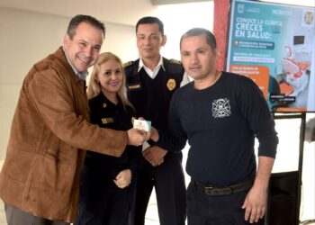 Formaliza Toño Astiazarán acceso de Bomberos a CRECES en Salud