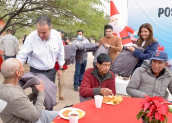 Llevan Toño Astiazarán y su esposa Patricia Ruibal alegre posada a Casa Galilea
