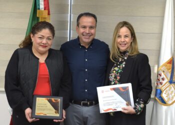 Reconoce Ayuntamiento de Hermosillo a servidores públicos municipales