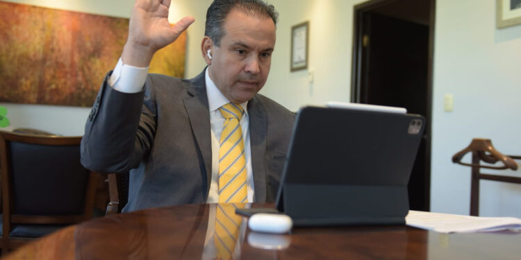 Suma Toño Astiazarán apoyo del Fondo Deportivo del IDH para cuatro deportistas