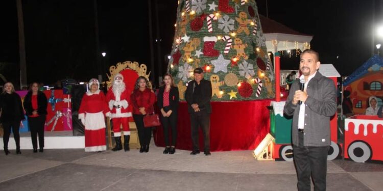 Espectacular encendido del árbol navideño!!