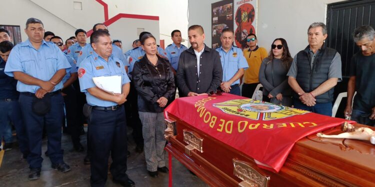 En medio de gran pesar despiden al teniente Israel Reyes