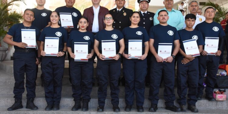 Toma protesta Alcalde de Navojoa a nuevos Bomberos