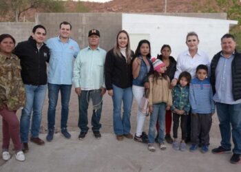 Entrega Gobierno de Hermosillo cuartos adicionales a cinco familias más
