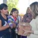 Entrega Dif cajeme despensas pasapap a personas adultas mayores en la loma de guamúchil