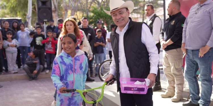 Beneficia Gobernador Durazo a familias de la sierra con Operativo Navideño