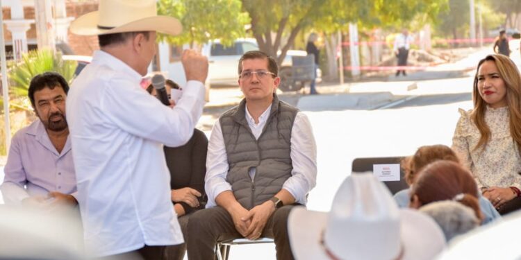 Entregan Gobernador Durazo y alcalde Elías Retes pavimentación de calle San Ignacio