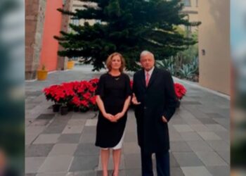 López Obrador y Beatriz desean a mexicanos una Nochebuena llena de paz y amor