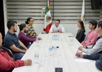 Refrenda Toño Astiazarán apoyo a estudiantes de Física y energías renovables
