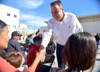 Acompaña Toño Astiazarán a familias en la tradicional posada navideña de la CTM