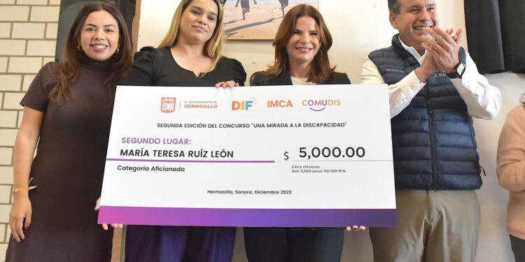 Premian Toño Astiazarán y Patricia Ruibal a primeros lugares en el concurso Una Mirada a la Discapacidad