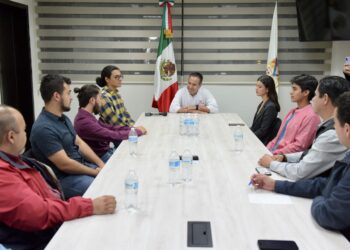 Refrenda Toño Astiazarán apoyo a estudiantes de Física y energías renovables