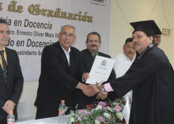Celebran graduación del Instituto del Desierto de Santa Ana