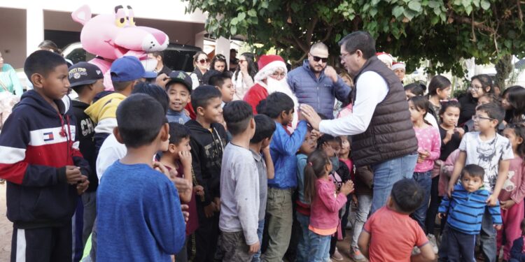 Disfrutan de alegre Posada en Hacienda Vieja  junto al alcalde Elías Retes